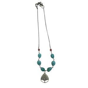 Lucky Brand jade and brass necklace in great‎ condition